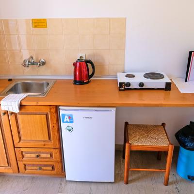 Tria Adelphia Studio Kitchen